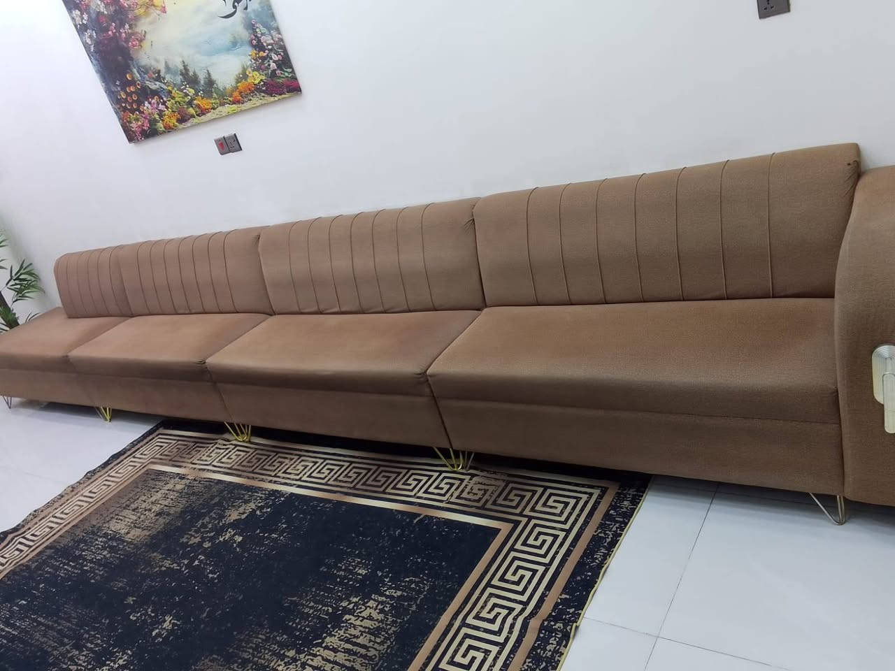 تخم جلسة الخشب جام روسي توصاه
طول 5 امتار ونص 
نظيف جداً مع 6 كوشات نفس الون
صناعتة درجة اولى 
السعر :450 الف وبيه مجال 
العنوان : بغداد شارع فاسطين
للاستفسار :  ***********
