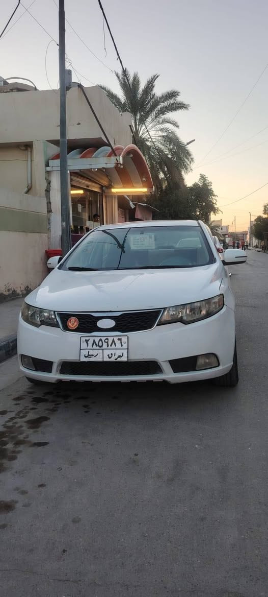 سلام عليكم سيراتو ٢٠١٣ رقم أربيل سنوية نافذة بأسم شركة موصفات السياره فتحه فول تحكم اشير مري المري شفط تبريد بيانو سيارة جاهزة اي نقص مابيهة كير ومكينه وتبريد على وضع الشركة صدر أمامي خلفي جديد تخم تاير جديد حادث السياره جاملغ خلفي وجملغ أمامي وبارد باب السايق مكان السياره واسط عزيزيه معروضه ب ٨٠ وبيهة مجال بسيط ***********
