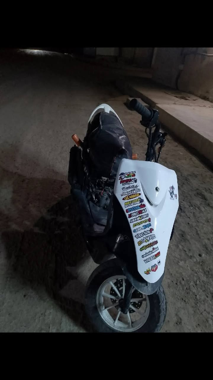 سلام عليكم ماكس عدله مال لعب للبيع دراجه كامله ما ناقصه ايشي فقط شخاطه ما بيها اني فاتح الوايرات واجطل تشتغل مكينتها 49 بلادية مفتوحه كلجات كلج امامي شوية تعبان وخلفي جديد وقايش جديد وسكليتر جديد وبنز بريك جديد بيه صالنصه صجمية وبيها ويالة مشيف وبيها دبل خلفي رياضي وبيه يدات كوسو وبيها يده بريك كوسو مشمشي وبيها سلف 55 اصلي الاسود سعره400 آلاف أو مراوس حسب القناعة مكاني بغداد الدورة رقمي *********** لحد يكسر بيها لئن يستقبل كلام مني محلو ما عجبك السعر اكلب المنشور لا تصير لوتي وتكسر
