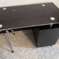 ميز مكتبي • نظيف • الدورة