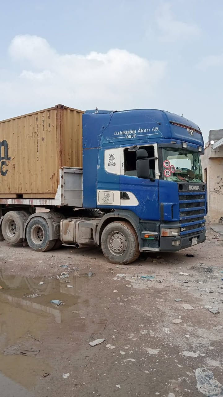 سكانيه للبيع موديل 2002 تخم تاير كير 3 3 مكينه 6 انجكتر لاتنقيص ولاتبخير سنويه جديد بسمي مكان السياره بابل المسيب ***********
