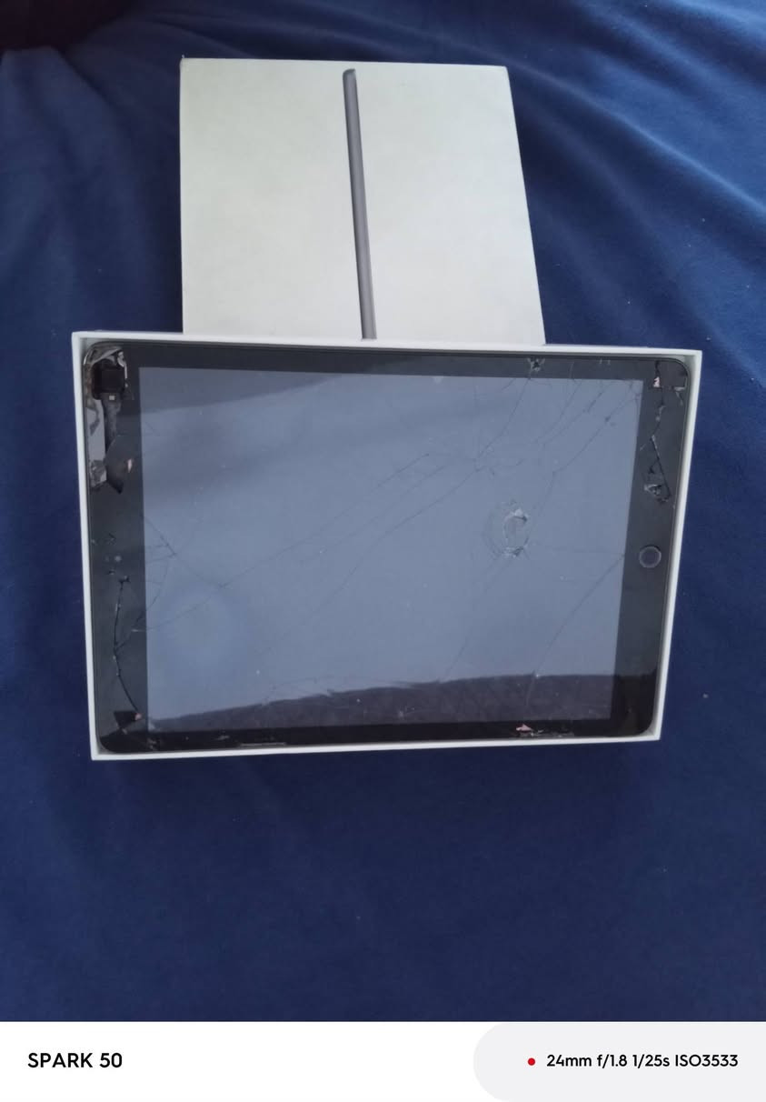 للبيع iPad 9 (الجيل التاسع) 64GB Wi-Fi
💾 السعة: 64GB
📶 Wi-Fi
⚡ المعالج: Apple A13 Bionic
🎮 يشغل الألعاب بسلاسة:
PUBG Mobile
Call of Duty Mobile
Roblox
Minecraft
Free Fire
eFootball
🔋 يحتاج تبديل بطارية.
📱 يحتاج تبديل شاشة (اللمس من أسفل الشاشة يصير بيه لمس تلقائي).
✅ الجهاز يشتغل طبيعي ويفتح بدون مشاكل.
📦 مع العلبة.
السعر: 160,000 دينار عراقي (قابل للتفاوض بالمعقول). رقم آسيا (***********)
