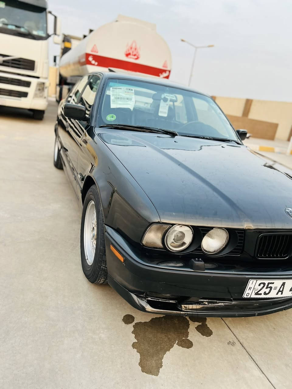 السلام عليكم بي ام للبيع موديل 1991 سنويه جديد بطاقه بانزين بيها 525اصل وفصل مسكر شرط تحويل وكاله سعر خاص او اتصل عل رقم وتدلل ***********🇩🇪
