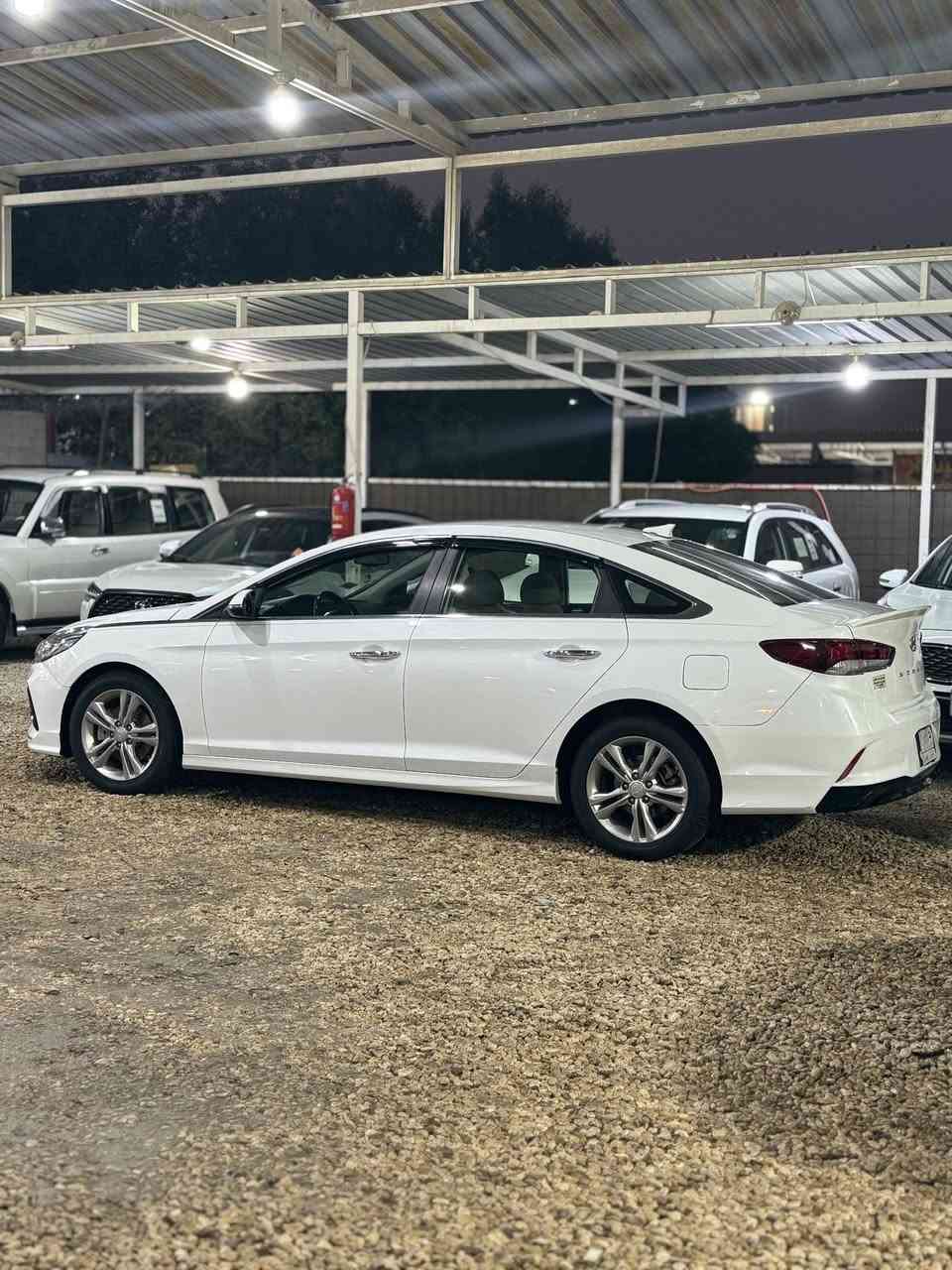 السلام عليكم 
سوناتا 2018 امريكي gti
مواصفات عاديه 
بصمه + تدفئه كشنات+ اشاير بلمرئ+ كامره دواره + كشن السايق كهربائي ومعروفه موصفات العادي 
ماشيه 118الف ميل قابل لزياده
ثلاث انظمه قياده
رقم بابل
حادث جاملغ امامي راجع نفسه فقط
السعر 140 وبيها مجال 
استفسار ***********
مكان السياره بابل
