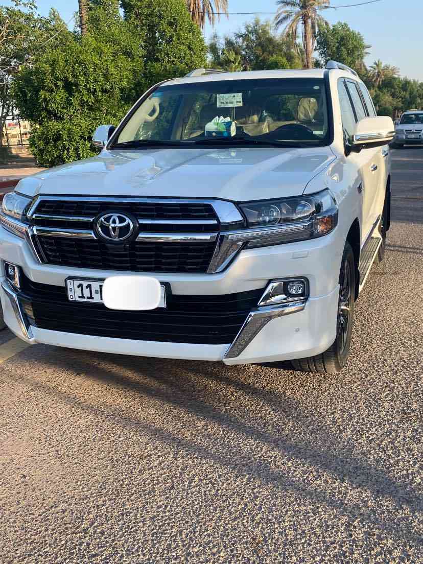 للبيع Toyota Land Cruiser كراند تورنك
ساز باب أول السعر (580)
محرك 6 سلندر
2 كشنات كهرباء 3 طكات 
ترحيب أبواب 
5 كامرات 
باقي مواصفات SAS معروفة 
مكفولة كفالة عامة رقم بغداد 
مكان السيارة ميسان 
ماشية 49 ألف فقط حقيقي 
السيارة جديدة جداً وحالتها ممتازة بعدها بحالة الوكاله ، نظيفة من الداخل والخارج ***********
