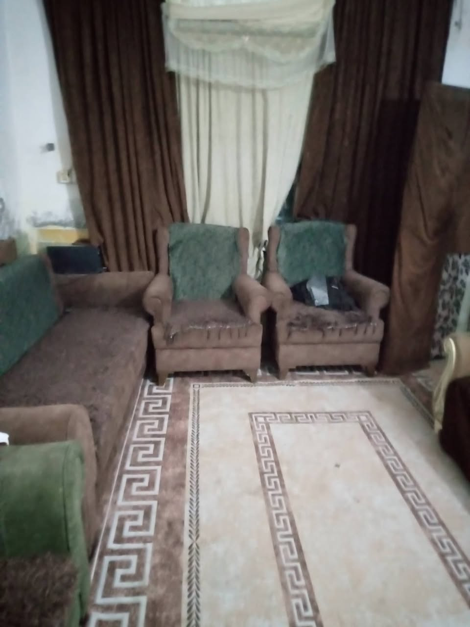 بيت زراعي سند 25 مرقم تطويب
خلف حي الحضارة قرب الصيطرة عبر المشروع حي الامام الباقر 80م عن التبليط
3غرف صالة استقبال مطبخ كراج مناور ستارة خدمات 
السعر 35
***********
