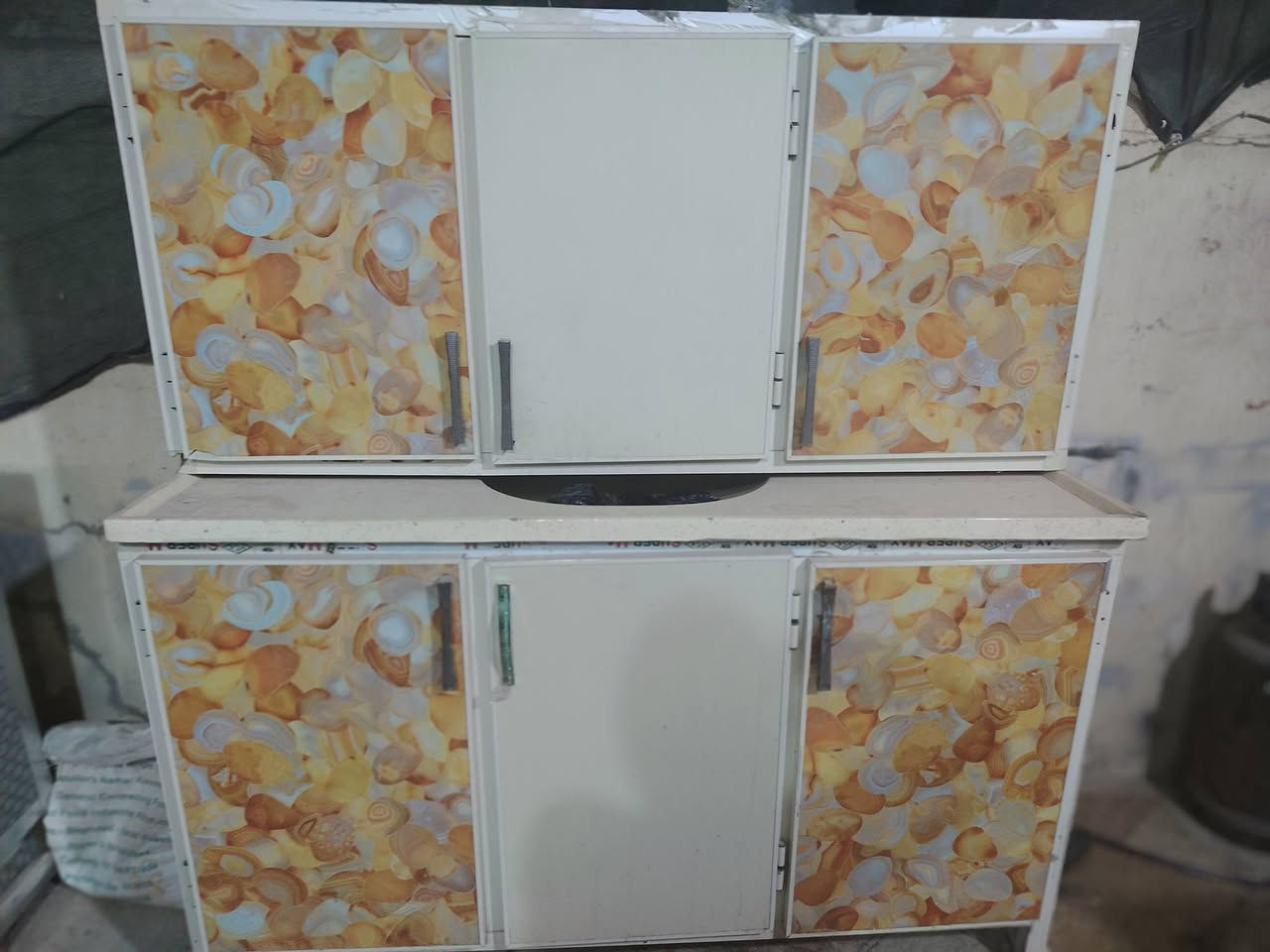 طباخ مصري ع فحص كله شغال سعر140 فريش
سنك 75 تسكام 
كاونتر مرمر 175


**إذا كنت صاحب هذا الإعلان وتريد حذفه لأي سبب، رجاءا أرسل رسالة إلى الدعم الفني**