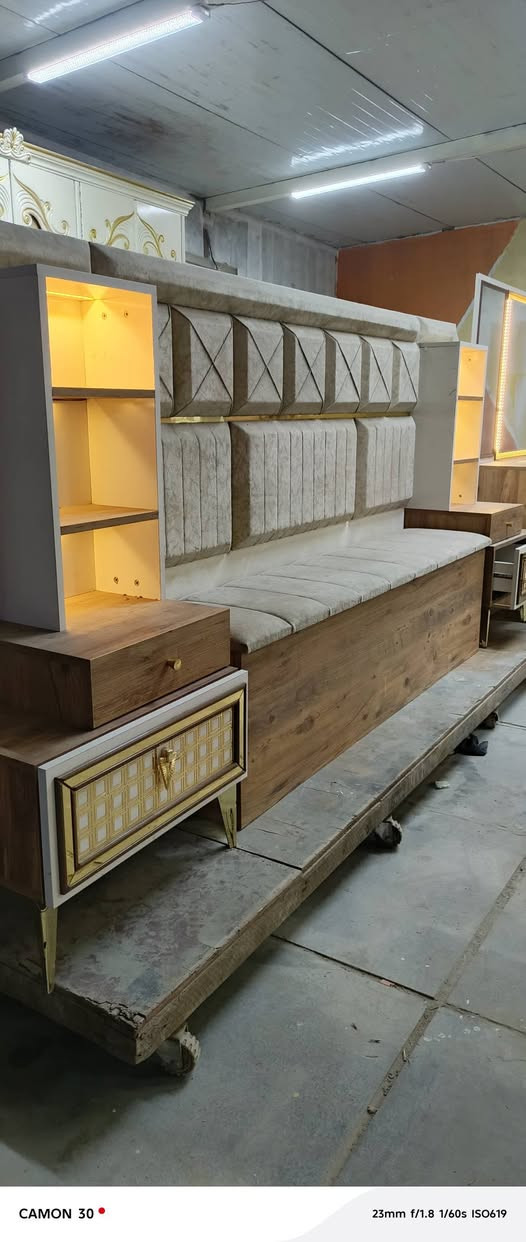 غرفه تركي استخدام قليل  اخت الجديد نظام ابواب برغي وچوي حديد الغرفه السرير جك مخزن اناره شغاله المكان بغداد مدينة الصدر الشد والنقل داخل بغداد مجاني يوجد توصيل لكل المحافظات كل محافظه وكروتها للاستفسار اكثر واتساب ***********
