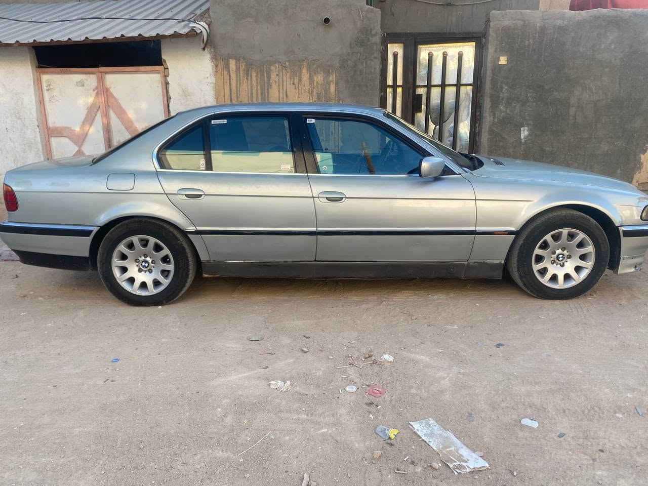 Bmw 740 1997 رقم انگليزي بابل
بأسمي مداور ثاني يوم السعر 53 (بيع او مراوس بتكسي )
مگينة حاوية جديده 100% D4 الكبير قوة ونشاط ونعومه واقتصاد 
گير حاويه 100%
تبريد ثلج 100%
حدادية امامي 100%
حدادية خلفي 100%
غرفه كهرباء نضافة 80%
كهربائيات كلشي بيهه شغال 
تخم تاير نضيف
عليهه جهاز بصمه وتشغيل عن بعد 
#مكان_السيارة_النجف_***********
