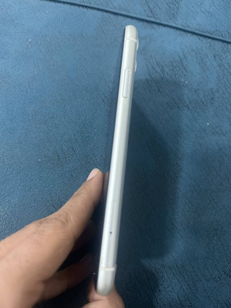 ايفون ١١ العادي شخط مابي
ذ١٢٨ 
ب٨٢ 
شخط مابي 265 وبي مجال 
***********
