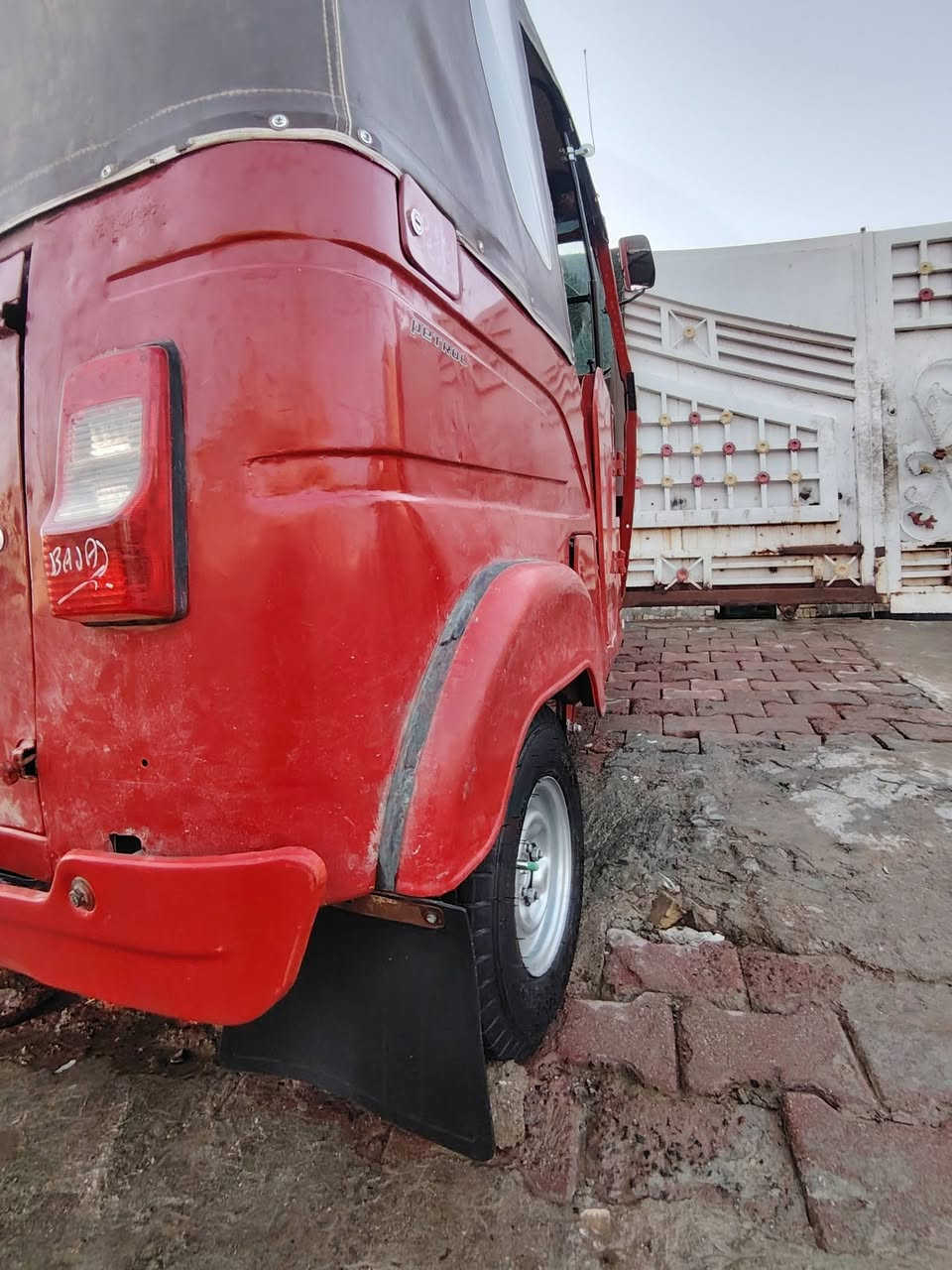 سلام عليكم تكتك للبيع 2021 شهر 11 سعر 7500 ***********
