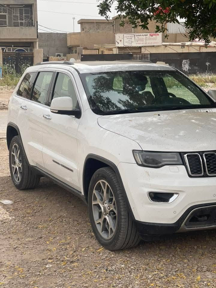 جيب 2020 خليجي لمتد
فول مواصفات 

كشنات تدفئة تبريد

داخل جلد 

شاشة كبيرة

جنطة كهرباء 

بانوراما

محرك v6

ماشية 66 ميل

ويل 20

رقم بغداد انكليزي 

تحويل مباشر

بيهة قطعتين تبديل وبكانات صبغ 

مكان سيارة بغداد

سعر 230 وبيهة مجال

‏***********
