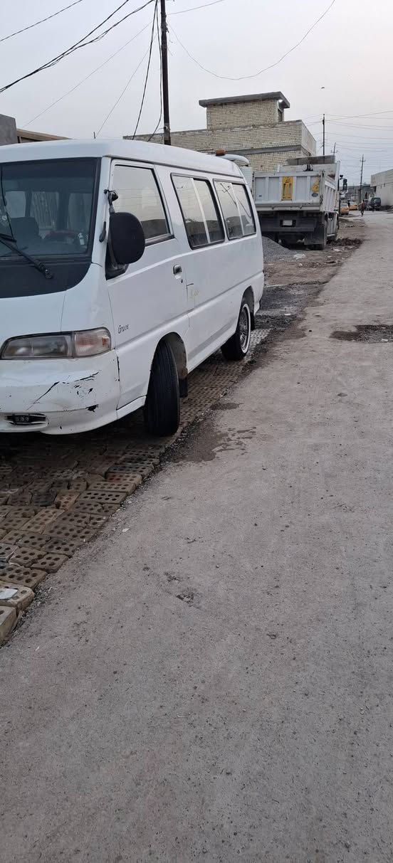 كيا هونداي كصير 11 راكب
موديل 95 مكينه ستاركس 7   عادي مراوس بوبريدو
كير مكينه بم مكفوله سياره من ضرر عل البلاد سياره تحول مباشر 
بيع او مراوس ب كيا بستا رقم نكليزي ***********
