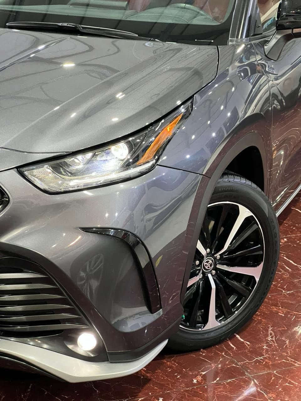 السلام عليكم ورحمة الله
TOYOTA HIGHLANDER, XSE 2022 
فول مواصفات 1/1 
دبل اكسل awd 
محرك 6 سلندر 3500cc
بصمة 
سلايد
كشنات جلد 
كشنات كهرباء 
كشنات خلفية منفصلة vip 
تدفئة كشنات 
صندوق كهرباء 
رادر امامي 
رادار بالمري 
اشاير بالمري 
وباقي الموصفات 

السيارة بانزين مو هايبرد 
ماشية 78 الف كليو رقم اربيل مكاني بغداد 
السيارة كلين كفالة عامة بدون حادث و صبغ 

السعر 35الف دولار 
للتواصل *********** واتساب فقط
