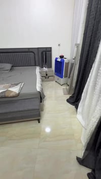 غرفه نوم للبيع نظيفه استخدام شهرين سبب البيع نقل من بيت الى اخر السعر ...