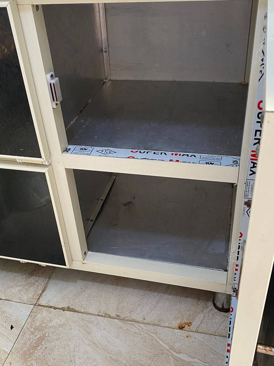 سنك متر ونص85
فرن25
الدورة ابودشير


**إذا كنت صاحب هذا الإعلان وتريد حذفه لأي سبب، رجاءا أرسل رسالة إلى الدعم الفني**