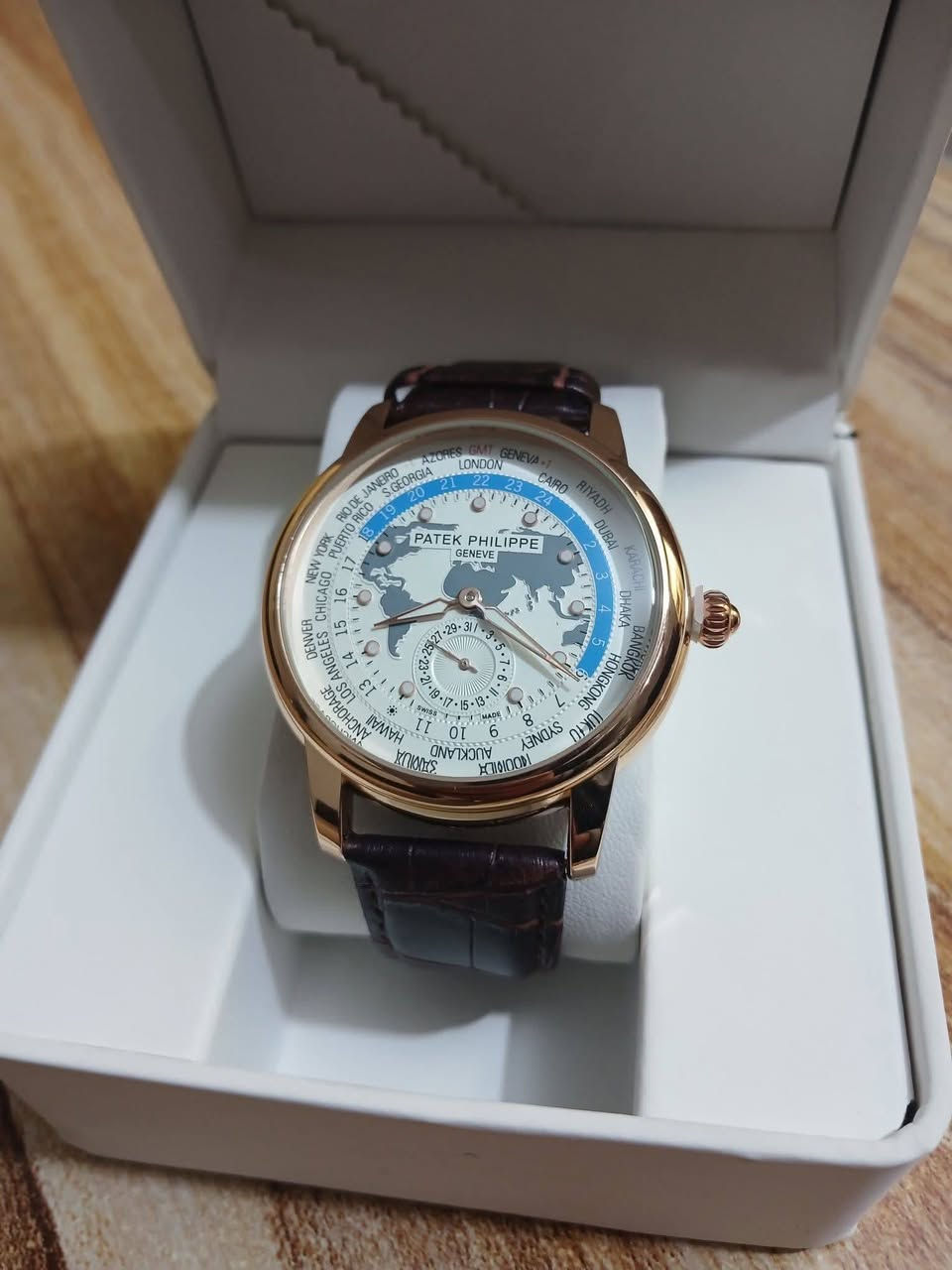 باتك فلب دولي موديل قديم
قطعه مال امزون تحفه فنيه 

اميال وارقام لامينوس 

دبل مكينه سنتر ثواني منفصل سويس ميد 

ستانلس ستيل ضد الماء 

سير جلد اصلي دبل خياط 

السعر ٣٠ الف على اول تم
تابعني دئمن انشر ساعات قديمه وجديده


**إذا كنت صاحب هذا الإعلان وتريد حذفه لأي سبب، رجاءا أرسل رسالة إلى الدعم الفني**