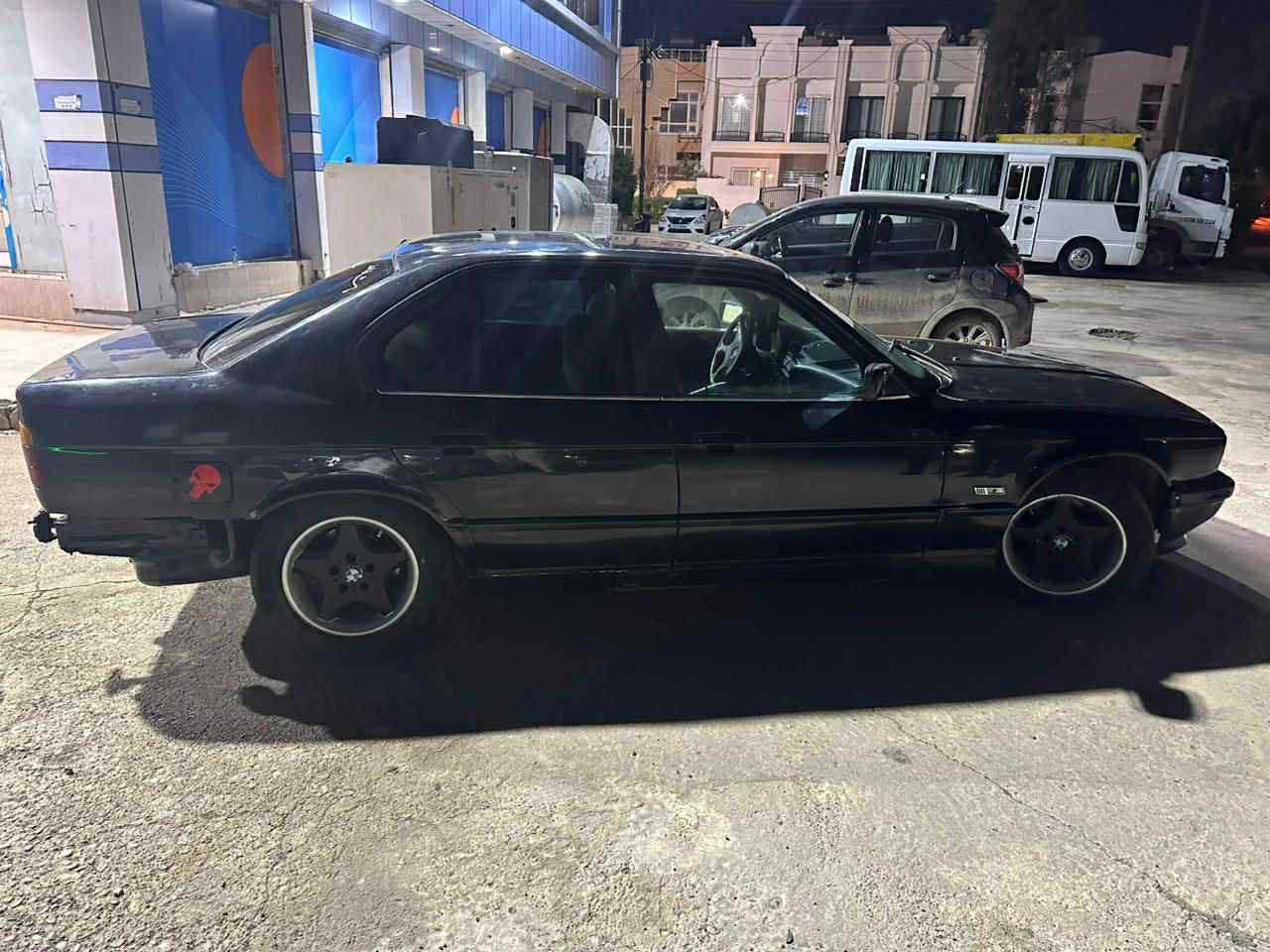 سلامو عليكم BMW1991بؤفرؤشتن گيرو مكينه ئه كسل وته قه وره قه به شه رت مكينه 528iده بل ديجيته ل سه نه وى له گه له 
شوين:هه ولير ره قه م ته له فؤن *********** أربيل, العراق
