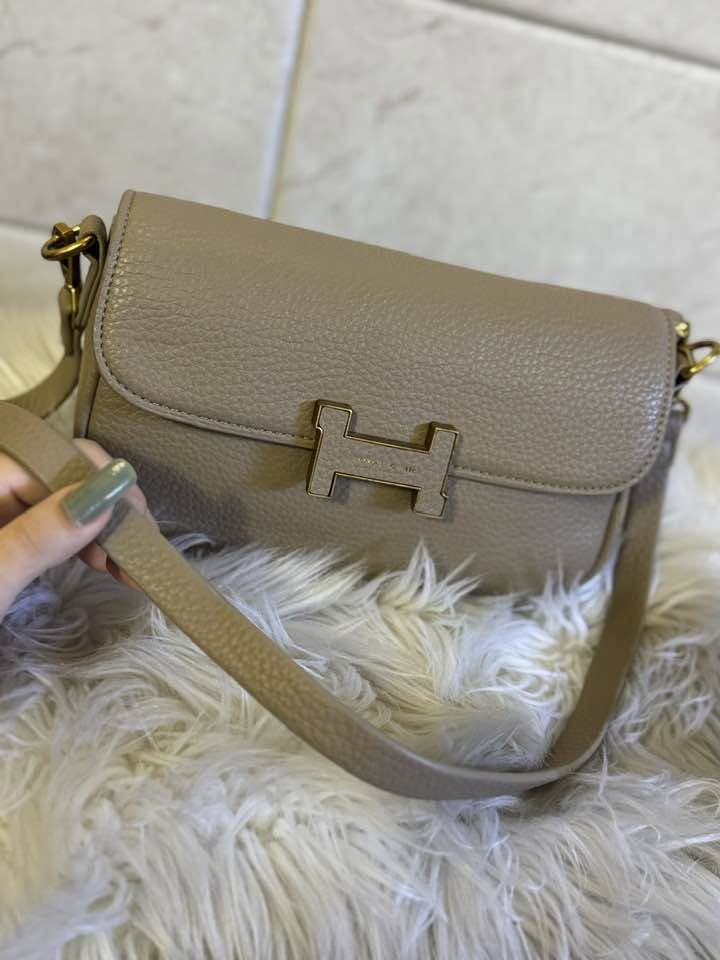 حقيبه ماركه Royal Cuir


**إذا كنت صاحب هذا الإعلان وتريد حذفه لأي سبب، رجاءا أرسل رسالة إلى الدعم الفني**