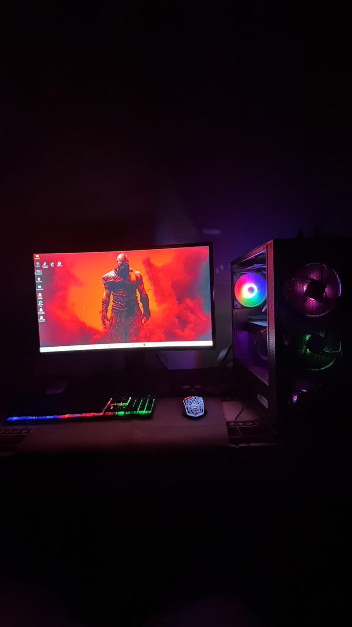 السلام عليكم
تجميعه مرتبه للبيع أبيع كيس فقط بدون شاشه 
السعر 600 وبيها مجال 
مكاني بغداد الكرخ 
*********** شراي اتصل متواجد 28 ساعه
