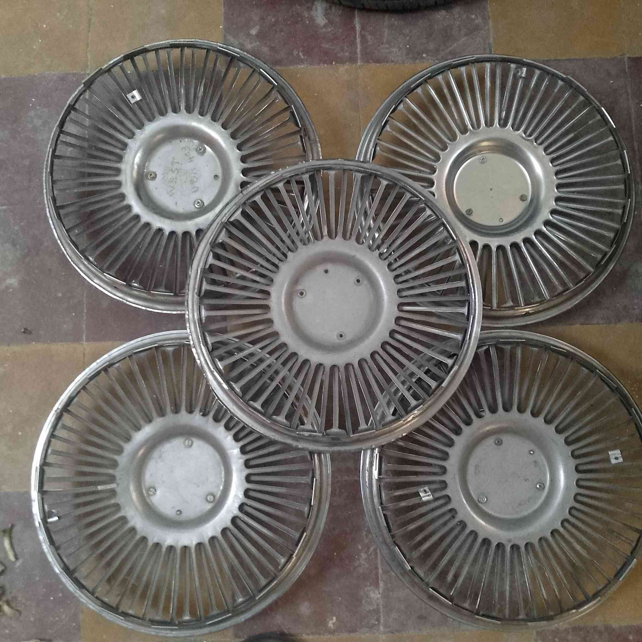 سلام عليكم..
كبات للبيع طبكتهن كلش حلوه واحد طاك بي سيم 
وباقيات تمام 450وبيهن مجال .***********..
