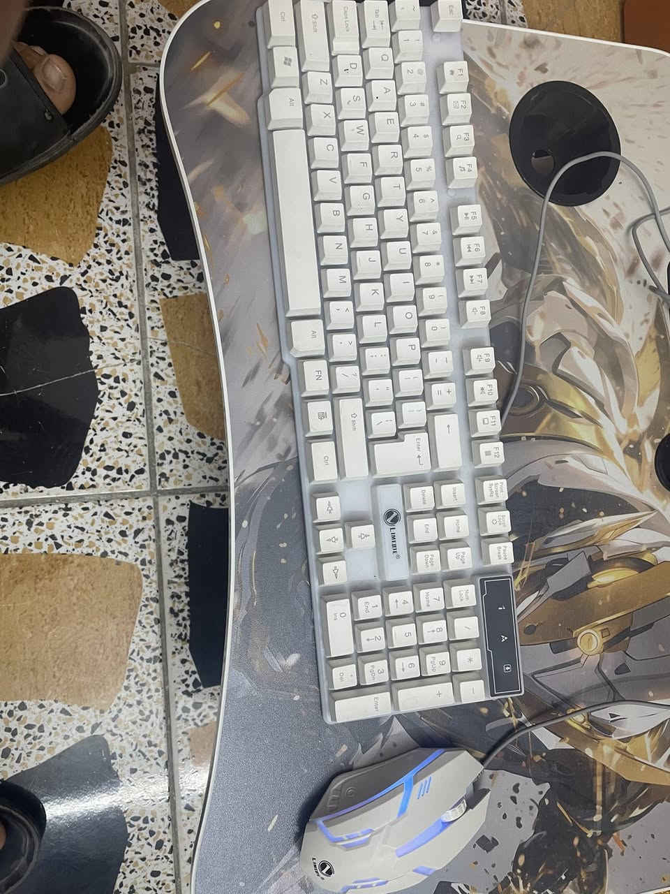 بلي فور بي بس القارى مال اقراص يخربط ويده الموشمه بس تشتغل اليدات الثنين السود يخربطن الكيبورد شغال والاقراص حيل نضيفات شخط ماكو سعرهن كلهن ب240وبي مجال


**إذا كنت صاحب هذا الإعلان وتريد حذفه لأي سبب، رجاءا أرسل رسالة إلى الدعم الفني**