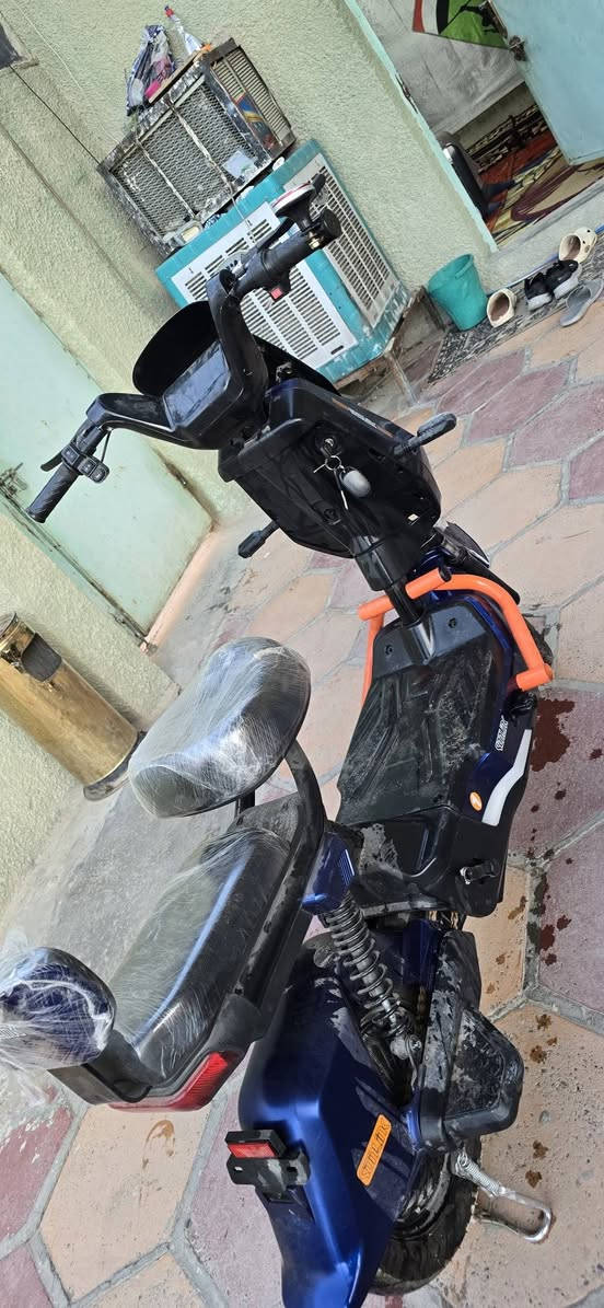 السلام عليكم 

دراجه شحن للبيع  استخدام اسبوعين فقط اشترينهاهه ٤٥٠ سعر البيع ٣٥٠ الضرر بلصوره كسر بلجاملغ الامامي فقط  بغداد مدينه الصدر كياره قطاع ٦٢ 

***********
