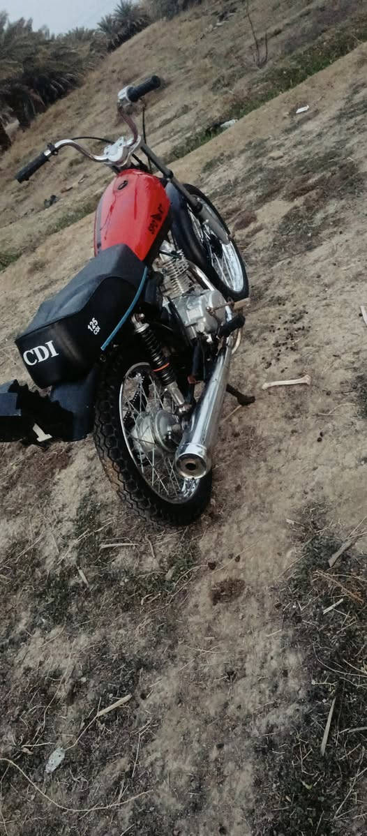 سلام عليكم 

دراجه لبيع 
شاصي ارشه كلك كلك 
مكينه نامه اصلي ما مفتوحه 
سعر 350قفل
هاذه رقمي شراي خابر 
***********
