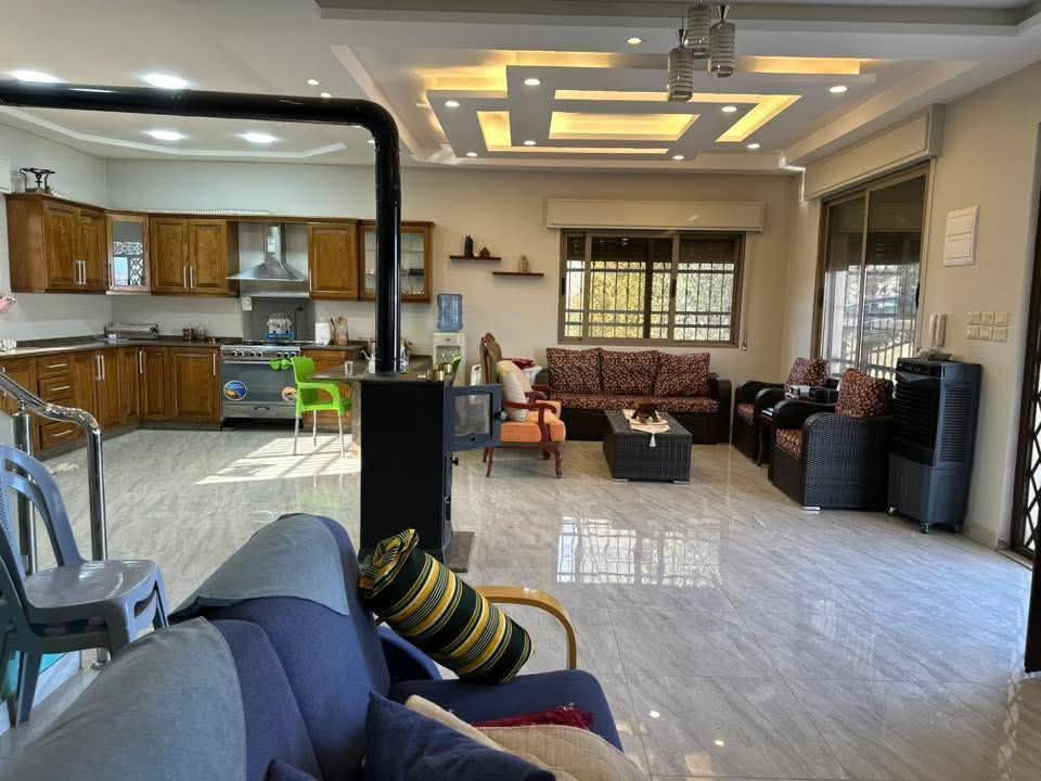 فرصة استثمارية تستحق المشاهده 👇🏻✅
 شاليه /مزرعه للبيع في #العالوك 🏡 قضاء #بيرين ذات إطلاله رهيبه على جبال #عجلون و #جرش مستويه مثل الكف لا يوجد منسوب ابداً اعلى قمه 
-محاطه بأشجار البلوط🌳🍂
-الأرض (كوشان مستقل)
-المساحة الإجمالية: ٣،٤٠٠ متر مربع
-مساحه البناء للبيت ١٦٠ متر 
-تبعد فقط ٦ كيلو عن #شارع_الأردن 🇯🇴 
#جامعة_العلوم_التطبيقية ما يقارب ١٤ كيلو 
{تحتوي المزرعه} على ⬇️
-غرفه نوم ماستر ٢
-صاله جلوس - مطبخ تشطيب سوبر ديلوكس 
-مدفئه 🔥
-حمامات /شورات داخليه و خارجيه 
_جلسات خارجيه _كشافات طاقه شمسيه بوابه كهرباء 
-ساحات خارجيه 
-بركه سباحه 
-بئر مياه تجميع يتسع ما يقارب ٥٠ متر ماء
-غرفه حارس ومستودع
-كراج
-قسم كبير من المزرعه أشجار🌳🌳مثمرة زيتون رمان ليمون برتقال اكثر من 120 شجره  وبلوط 
✅ مخدومة بالكامل 
-ساعه كهرباء وماء
تصلح للاستثمار اوالاستخدام الشخصي
.
0778719605

0799500712

.
.


**إذا كنت صاحب هذا الإعلان وتريد حذفه لأي سبب، رجاءا أرسل رسالة إلى الدعم الفني**