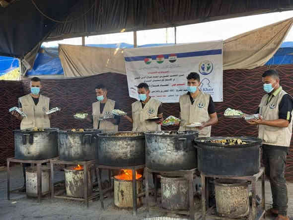 أقصر خطبة للشيخ عبد القادر الجيلاني: لقمة في بطن جائع خير من بناء ألف جامع، وخير ممن كسا الكعبة وألبسها البراقع، وخير ممن قام لله راكع، وخير ممن جاهد للكفر بسيف مهند قاطع، وخير ممن صام الدهر والحر واقع، وإذا نزل الدقيق في بطن جائع له نور كنور الشمس ساطع، فيا بشرى لمن أطعم جائع".
للتبرع والمشاركة والاتصال لاهل غ زة ومحفظات الكترونية داخل العراق وخارجها  ***********
