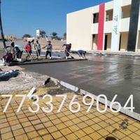 جاهزين نحوّل أرضك لتحفة فنية من الخرسانة!  نقدّم لك خدمات صب وصقل الأر...