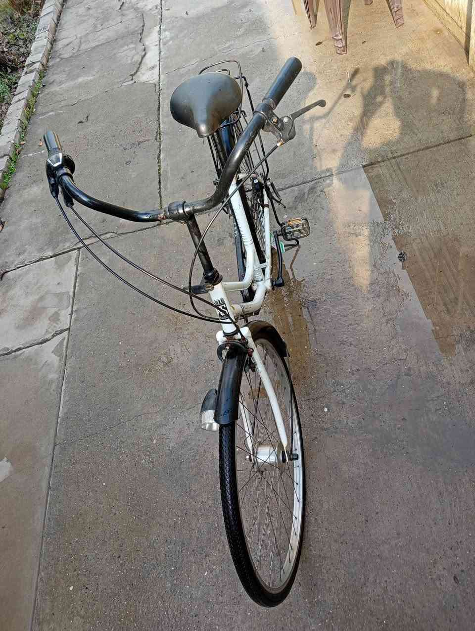 بايسكل حجم 27 السعر 75 وبي مجال 
المكان حي سومر 

***********
***********
