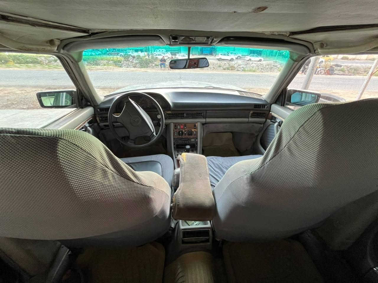 1989
محور 2500 بدون حادث فقط طخه خفيفه بالجاملخ الخلفي جاهزه من كلشي تبريد ويا السويج 
السعر 52 عنواني كربلاء 
***********
