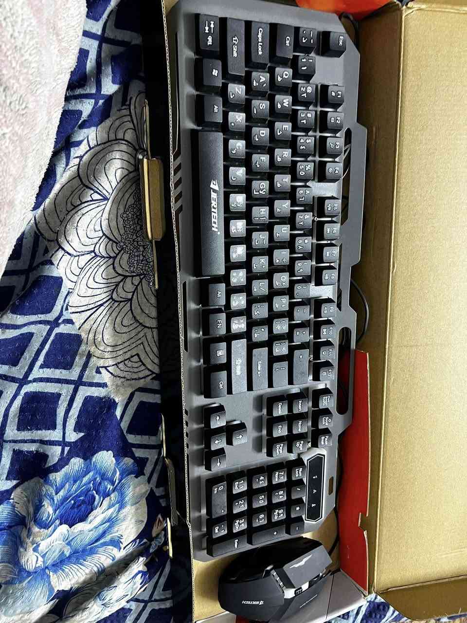 يبورد وماوس واير  ملون كيبورد بي ألوان ضهر بي تجايه ناصريه مركز والماوس بي ألوان جديد باكيت ما مستخدم ابد سعر 30 وبي مجال


**إذا كنت صاحب هذا الإعلان وتريد حذفه لأي سبب، رجاءا أرسل رسالة إلى الدعم الفني**