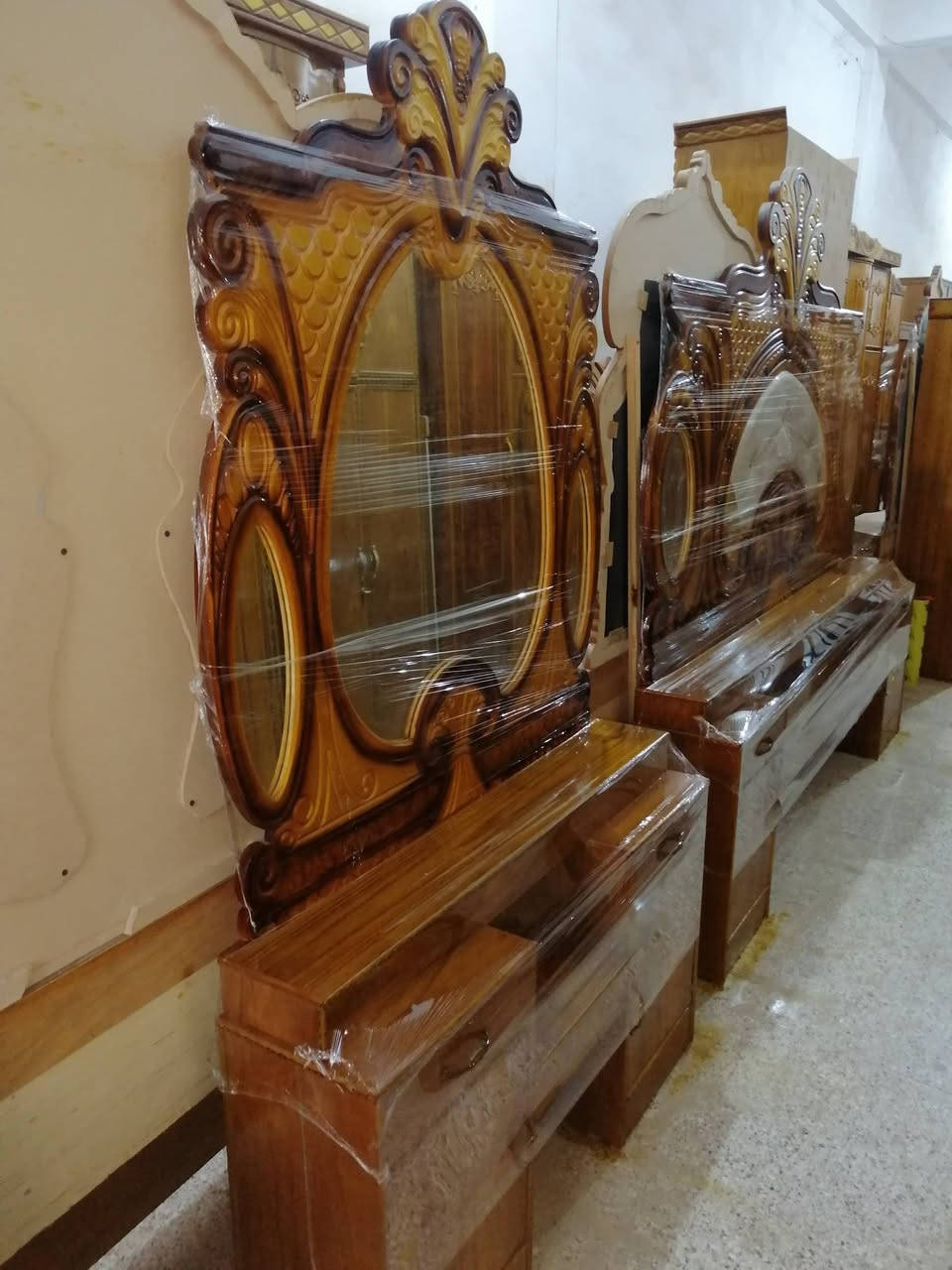 السلام عليكم غرفه للبيع ٦باب صاج ظهر جرجوبه نظيفه غرفه ناعمه مو ضخمه السعر 700 الف وبيه مجال العنوان بعقوبه كاطون الرازي شارع ابو رباح قرب مرطبات لسيد مزاد ابو كرار الغريباوي *********** قرب جامع اسماء الله الحسنى
