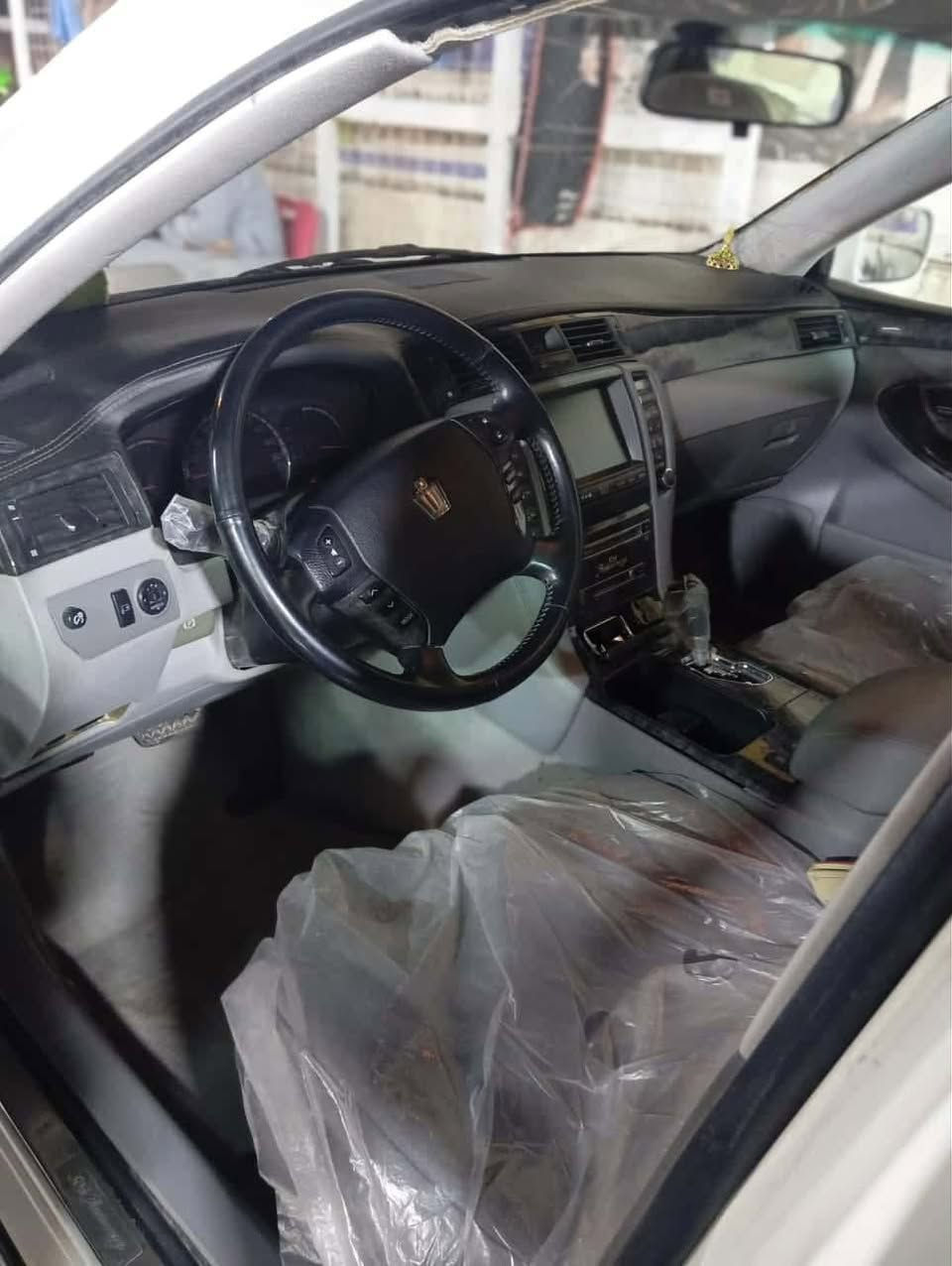 شاهينه ادوات 
السعر 38
كصة جنطه
 4دكم 
اناره ترحيب 
طخم تاير 
6 بصمات
 كير مكينه حداديه دواخل بجيس متومه رقم وسنويه شغل درجه اولى رقم عراقي الماني 
*********** متوفر واتساب
