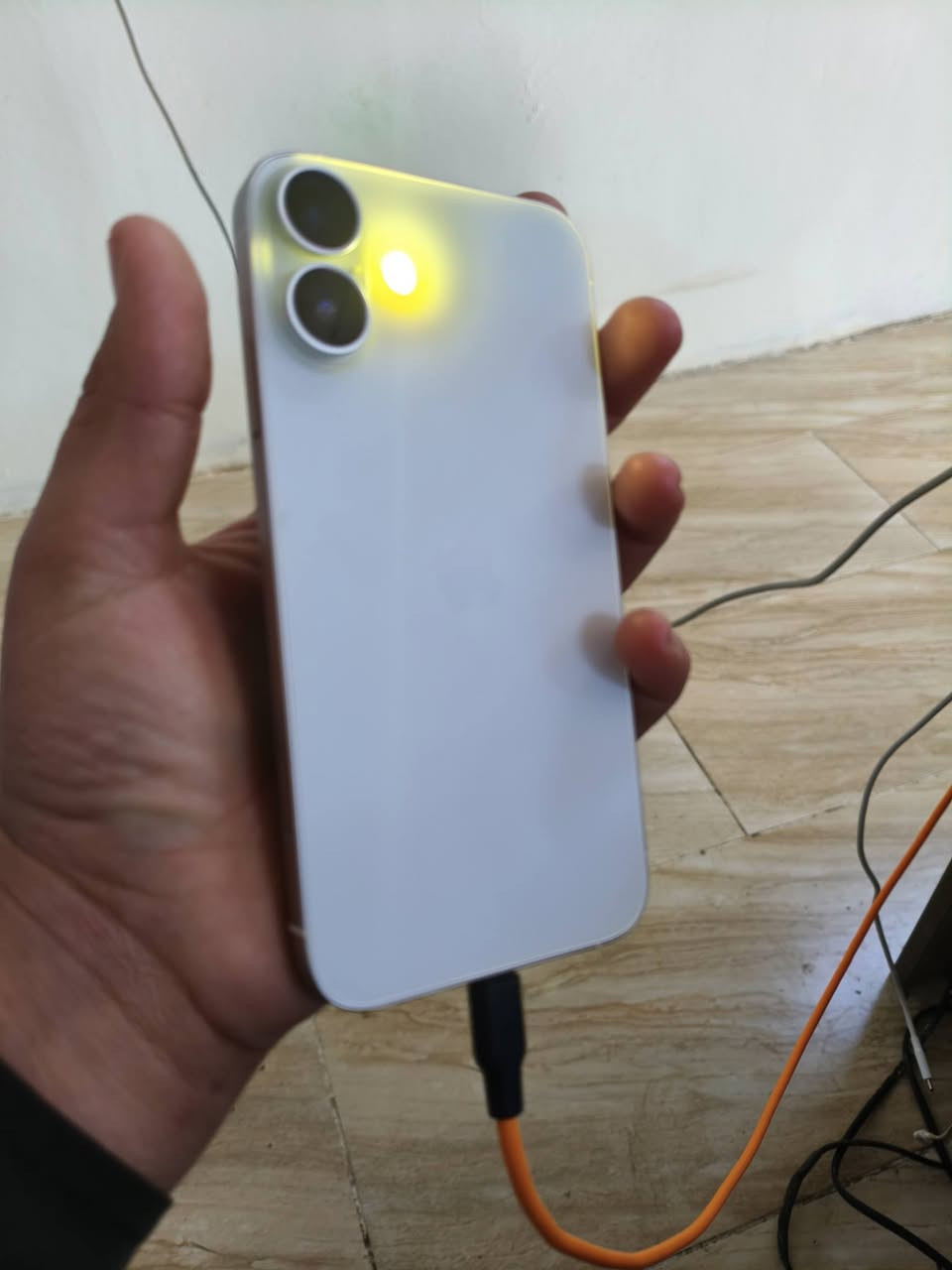 السلام عليكم
ايفون XRجهاز كلشي مامبدل بي بس فيس ايدي واكف بطاريه ٨٥ ذاكره ١٢٨ كله شغال قيم وأخذ بس الكامره طالعه من مكانها بس شغاله 
***********
