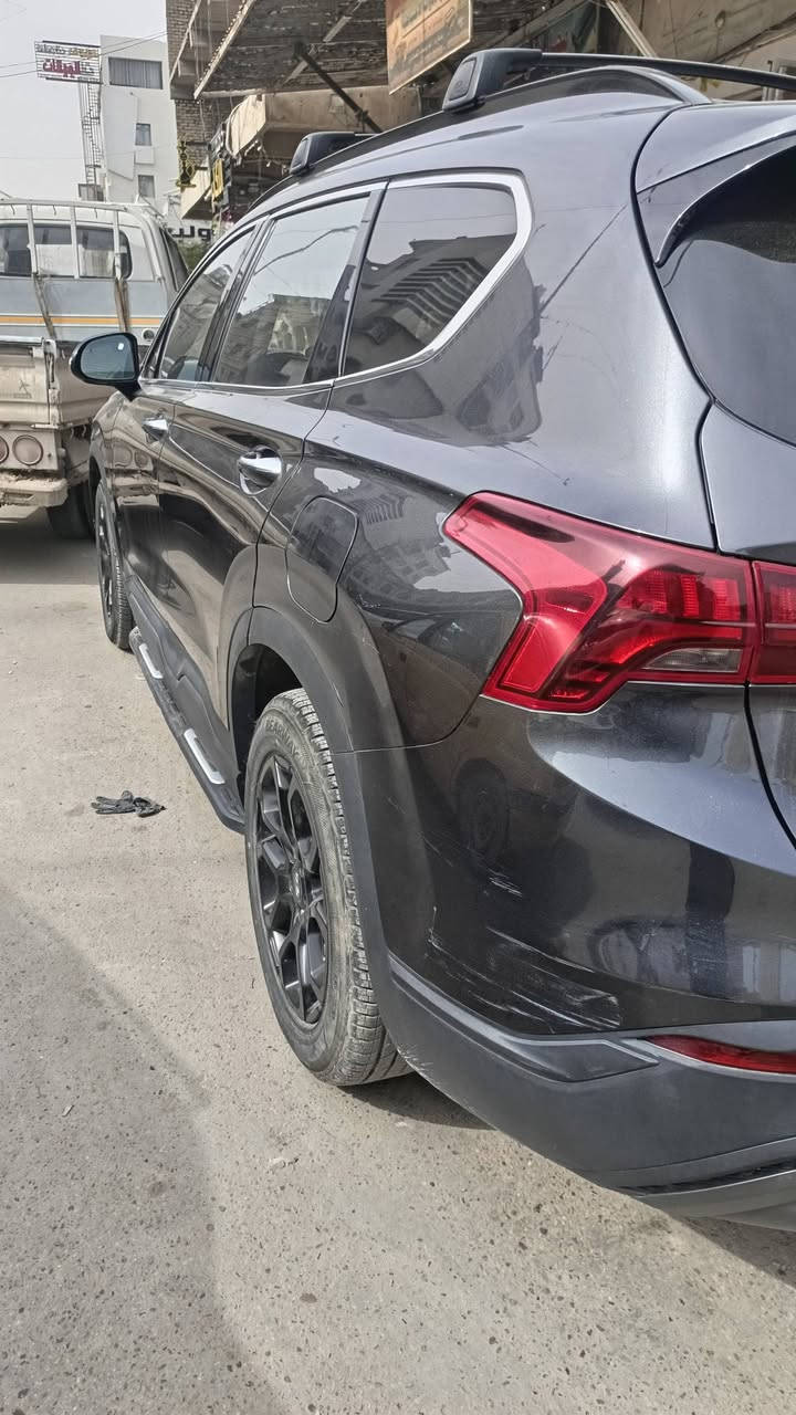 السلام عليكم سنتافي موديل 2022 السعر دفترين وخمس اوراق 205 
النجف رقمها نجف باسمنا حادثها جاملغ وبنيد نضيفظ كلش ماشية بس 80الف بس كير دكم خمسة راكب تيربو واورد امريكي والشراي بي خير ويدلل 
***********
