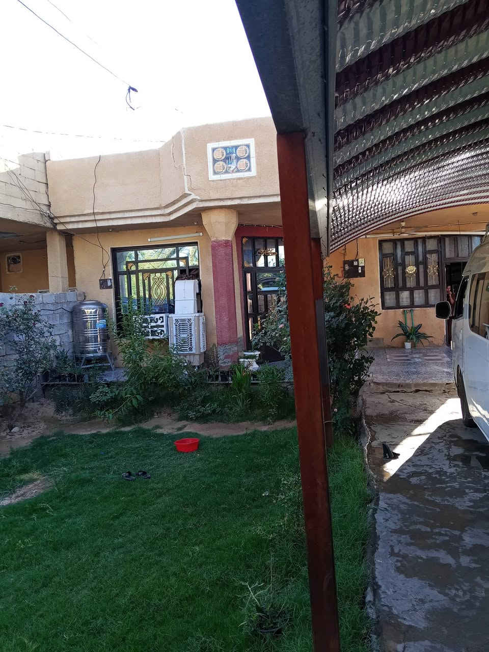 سلام عليكم يوجد بيت للبيع مساحه 340 متر يحتوي على 3غرف نوم واستقبال ومطبخ وصحيات طابو زراعي سند25 العنوان بغداد الراشديه قرب جامع عبد الكريم ابو غازي الاتصال على الرقم *********** السعر 100

