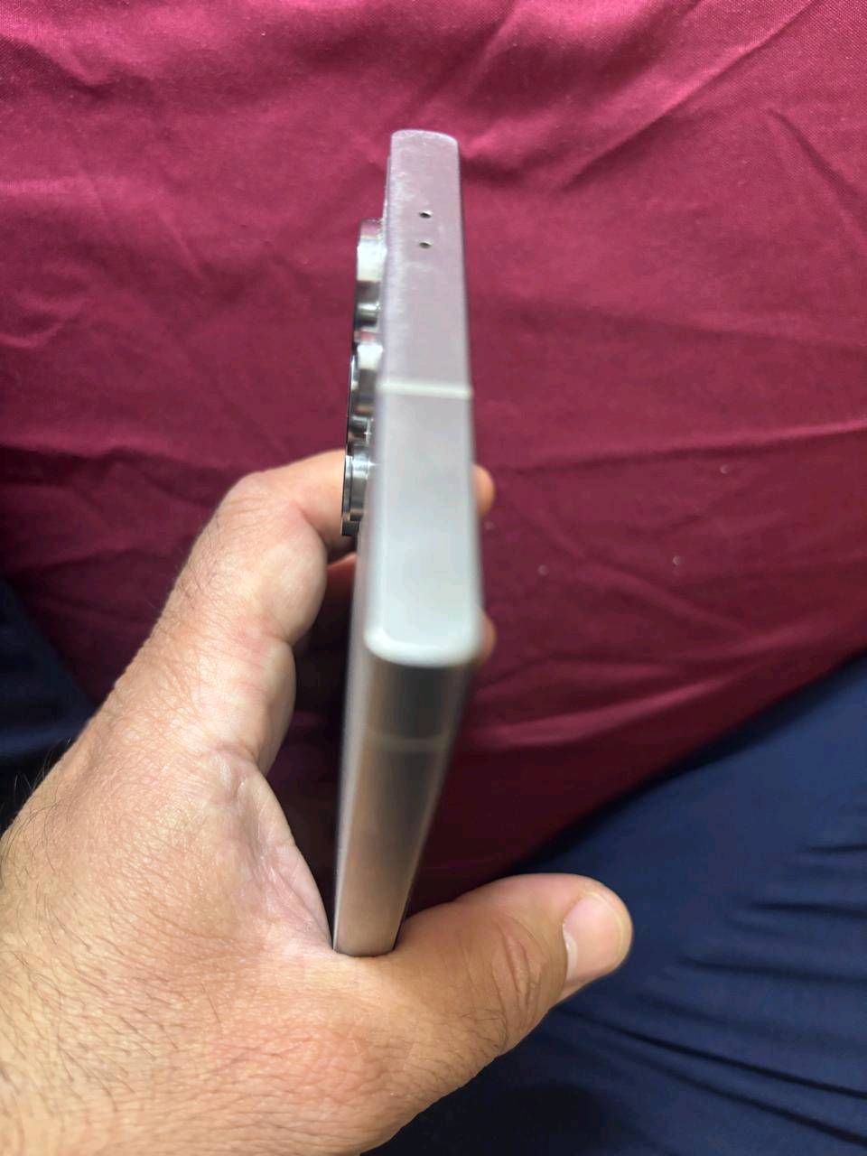 الترا ٢٤ ذاكرة ٥١٢ رام ١٢ نضيف جدا مضمون من اي عطل او تصليح تيتانيوم كفر حماية الكاميرات ولاصق حماية بدون ملحقات مدينة الصدر قطاع ٣٤ ما عندي توصيل الاستلام من الباب قفلة قفلة ٩٠٠