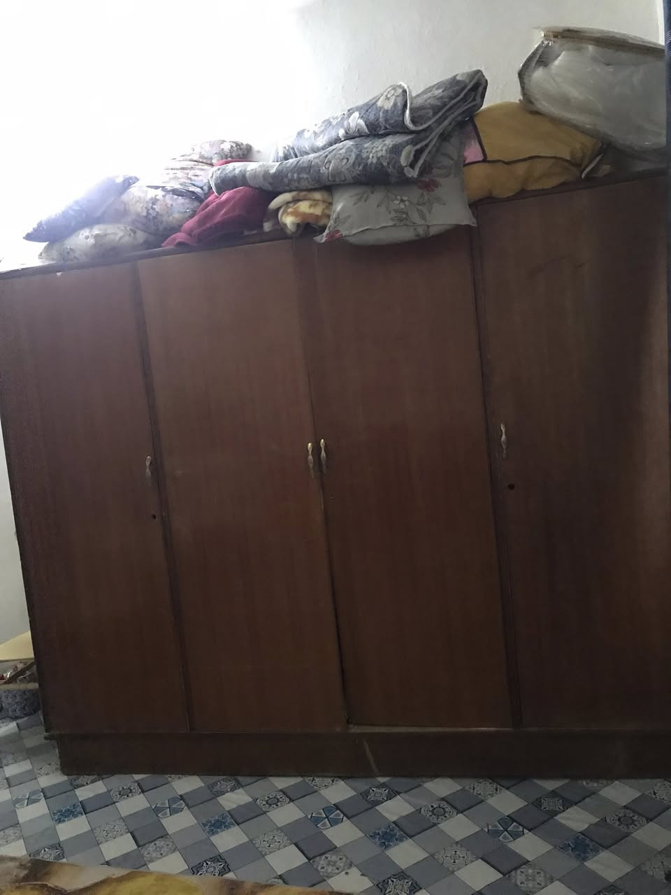 غرفه اخشاب للبيع السعر ١٧٥ قفل كشنه نضيف كنتوره ابو ٤ عوزه مرايه مال ميز تواليت


**إذا كنت صاحب هذا الإعلان وتريد حذفه لأي سبب، رجاءا أرسل رسالة إلى الدعم الفني**