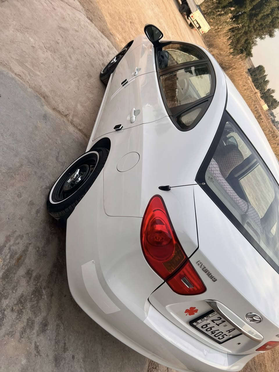 الانتره ٢٠١٠خليجي ١٦٠٠مكينه وكير جديدتخم تاير جديد حداده جديدتدفئهً تبريد شغال رقم سنويه جديده فول موصفات عده الفتحه مكفوله من الصبغ وتبديل  مكان السياره واسط الحفريه سعر ١١٨وبيها مجال رقم الهاتف ***********
