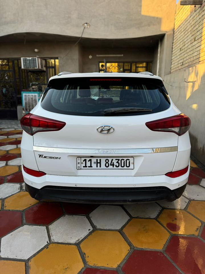 السلام عليكم
توسان خليجي للبيع 
الموديل 2018
اللون ابيض كفالة عامة من الحادث والتبديل والفتح  اكو صبغ موضح بالسونار (أمامكم)
محرك 2000 دوش بحالة ممتازة وكفالة
كير اوتو ماتيك 
مري كهرباء وشفط واشارات بالمري
اربعه ويل كب 
بروجكتور لد
تحكم ستيرن جهتين 
شباك نيكل 
تبريد +تدفئه خير من الله 
داخل جلد صحراوي 
حساسات خلفية
رقم بغداد انكليزي 
كامره خلفية بلادي 
مكان السيارة بغداد 
السعر 179 $$ و بيها مجال ان شاء الله 
الاستفسار‏

0770 963 7485
