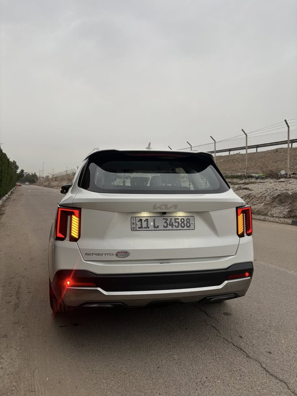 سورنتو موديل 2024
4 سلندر 2500
السيارة مكفولة من الضربة 
السيارة دولية مو NM ، بعدها بالضمان من سنة الصنع لمدة خمس سنوات ( كير ، محرك ، كهربائيات 
السيارة ماشية :- 23 الف وقابل للزايدة 
المواصفات :- 
كشن السايق كهرباء 
حساسات امامي
حساسات خلفي 
الصندوق كهرباء ( فتح الصندوق من البصمة ) 
تشغيل عن بعد 
بيها ترحيب من توصل يم السيارة
شاحن لاسلكي 
شاشة كبيرة ( نضام كاربلي ) 
كير عصة …! 
السعر 268 ورقة 
المكان :- بغداد الدورة شارع ابو طيارة
للاستفسار  :- ***********
