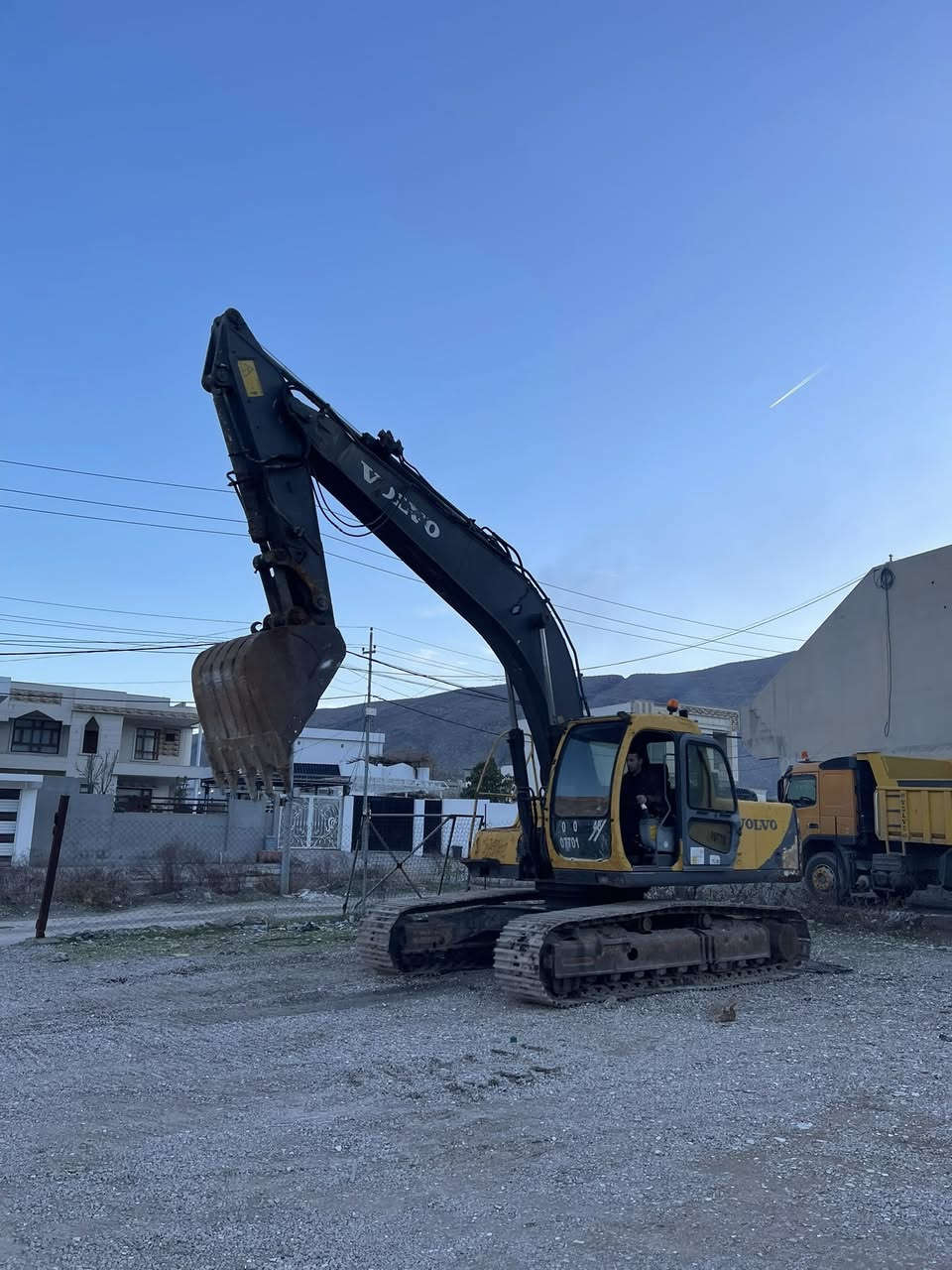 سەرەتا بە ناوی خوا حەفارە ڤاڵڤۆ حجم 210مودیل ٢٠٠٠ بئ مسرف مالی ایشە تلفون ***********
