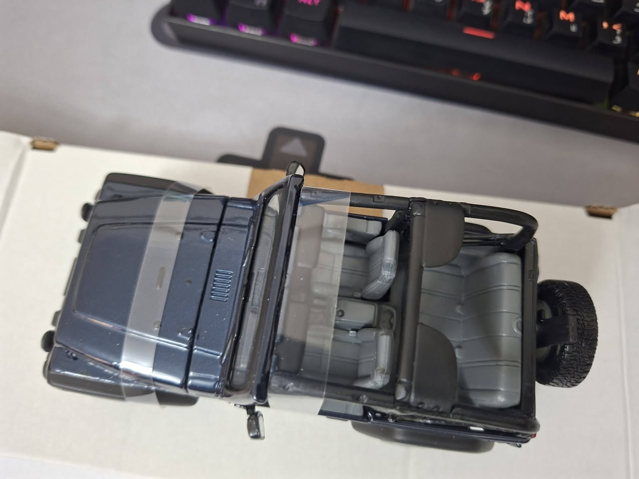 Jeep Wrangler Rubicon 
Scale 1/27
انتاج شركة مايستو


**إذا كنت صاحب هذا الإعلان وتريد حذفه لأي سبب، رجاءا أرسل رسالة إلى الدعم الفني**
