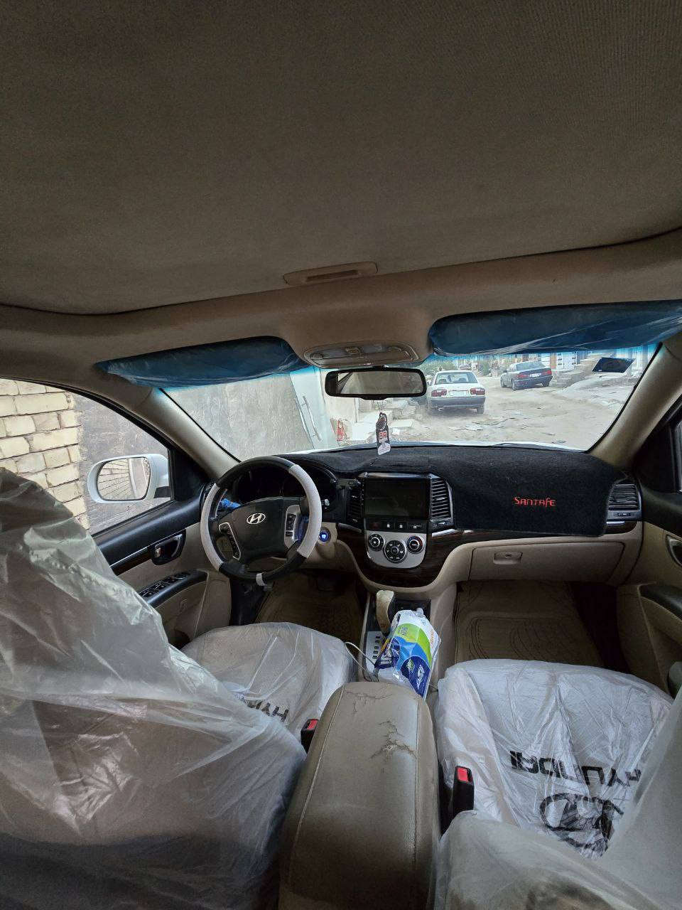 هونداي سنتافيه موديل 2012 شركه عاميه بسمي رقم بغداد بسمي رقم نكليزي  مكان نجف 
6سلندر 3500 
7راكب 
3قطع تبريد المس 
فورويل 4×4
***********
