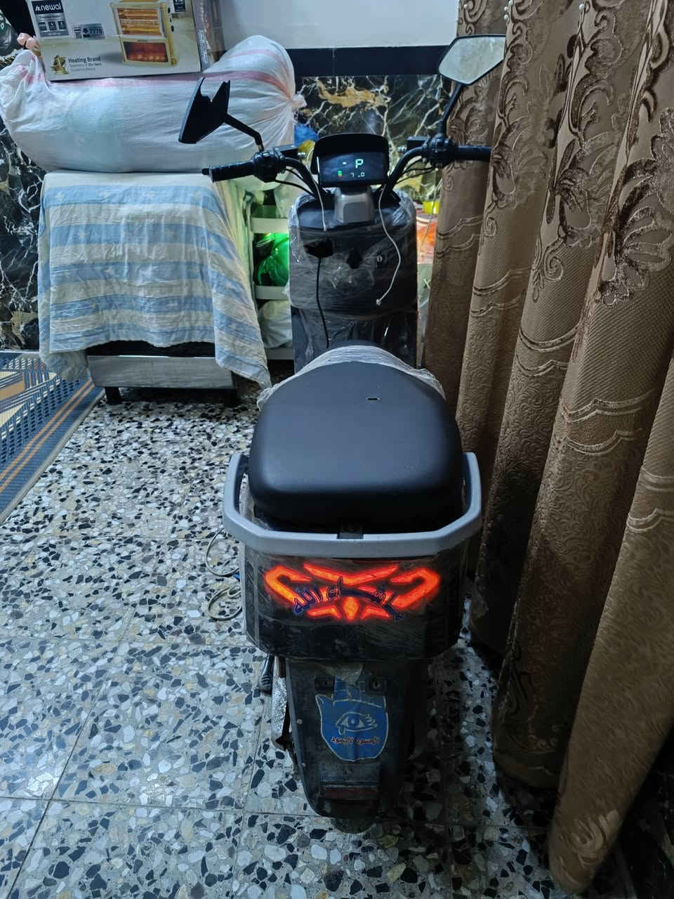 دراجه شحن للبيع 6 بطاريات نضام بك 3 سرع مكان بغداد شارع حيفا بساحة الطلائع السعر 550 وبيه مجال حك الجيه مكاني هذا الرقم ***********
