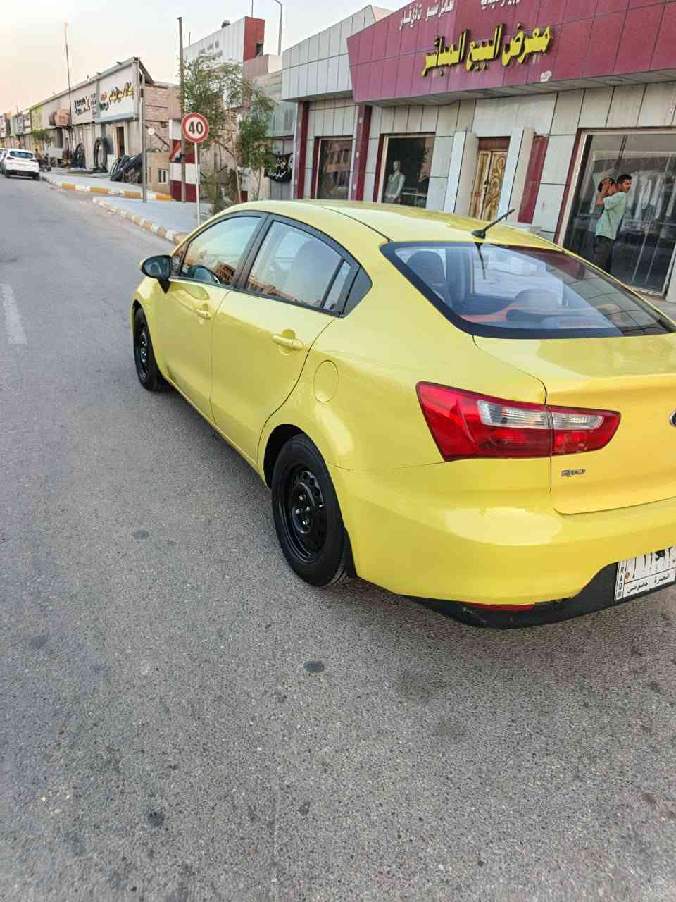 سلام عليكم كيه ريو 2016 خليجي سياره خصوصي لون ليموني أصل خصوصي بسمي سنويه جديد 2031 رقم نكليزي باقي بس استلم لوحات سياره جاهزه مكينه وكير. وتبريد بيه بس باب مبدل  وباقي مكفول ماعده صبغ لين خليجي مكاني الناصريه(***********) سعر 82 بيه مجال الشطره, ذي قار
