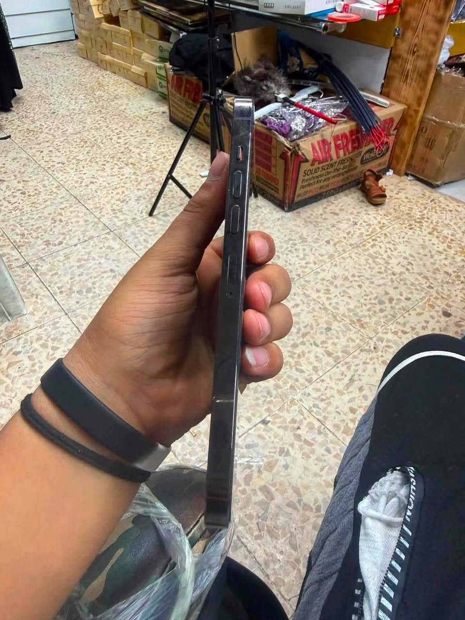 سلام عليكم آيفون 13برو ماكس ماستر كامل بلاد بطاريه 86 نموذج M  ذاكره 256حيل نضيف احلئ من صور سعر 790بي مجال شرط تفحص حاسبه عنوان كركوك اسرئ مفقودين ***********
